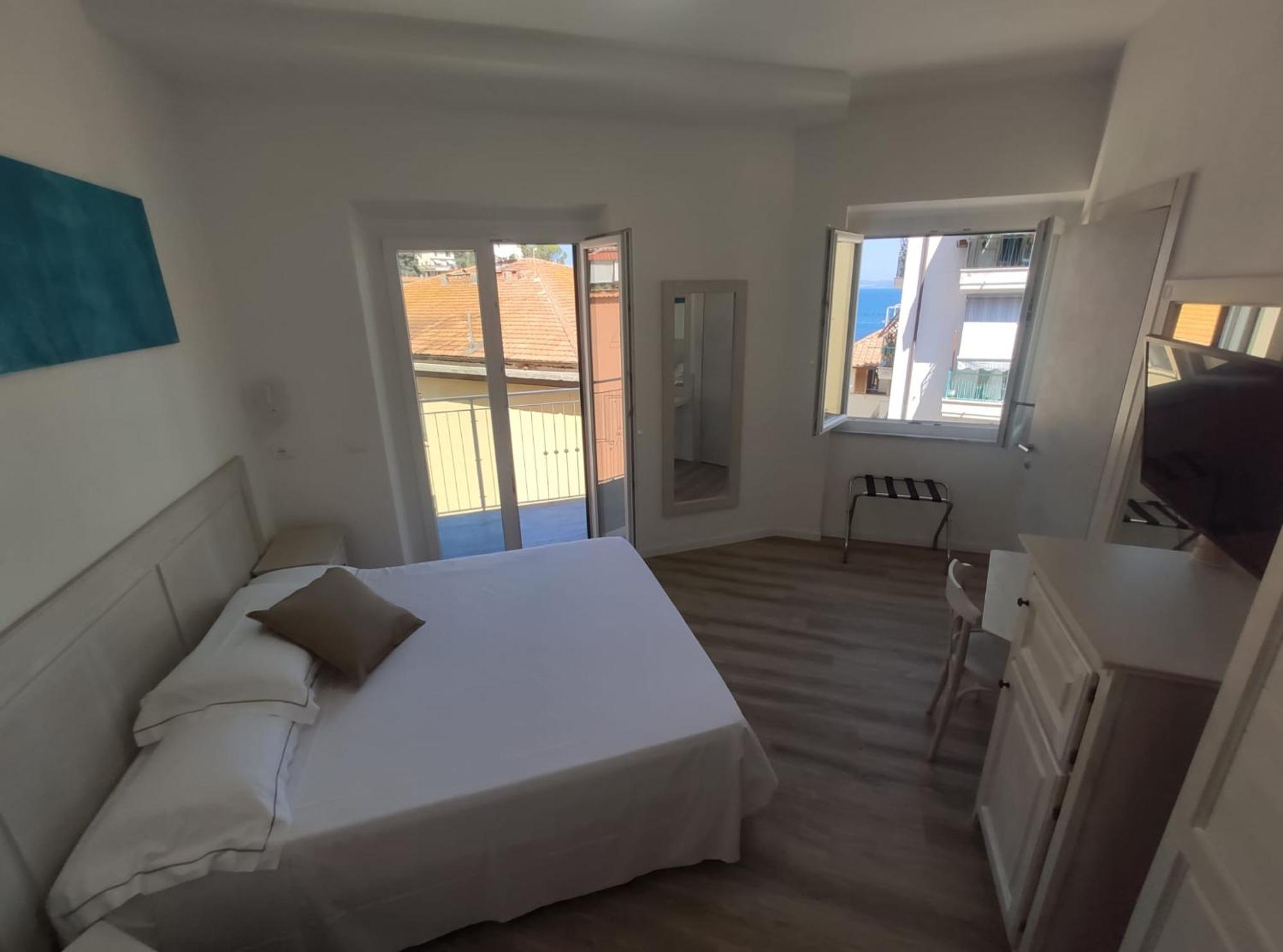 Hotel Week End 포르투산투스테파노 외부 사진